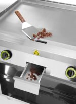 Gladde gasgrillplaat gemonteerd op een onderkast, gesloten aan drie zijden, HENDI, Kitchen Line, 10kW, 800x700x(H)900mm - Afbeelding 3