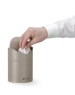 Tafelformaat prullenbak met schommeldeksel, HENDI, 1,2L, Beige, ⌀120x(H)165mm - Afbeelding 5