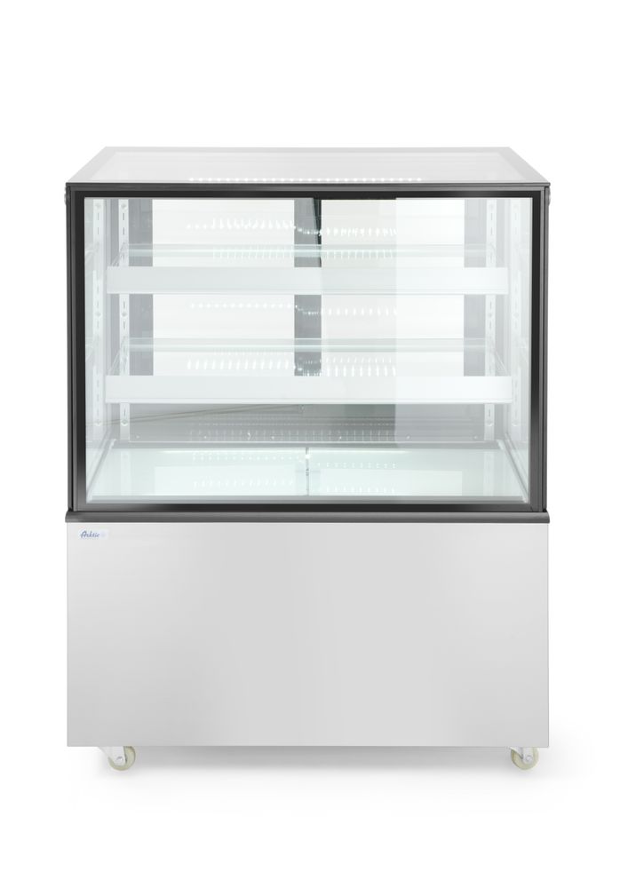 Refrigerated display cabinets with 2 shelves