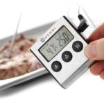 Roasting thermometer with timer