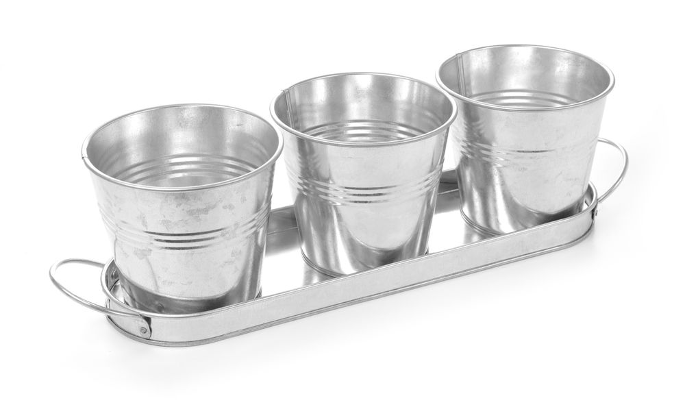 Display – 3 buckets with a tray