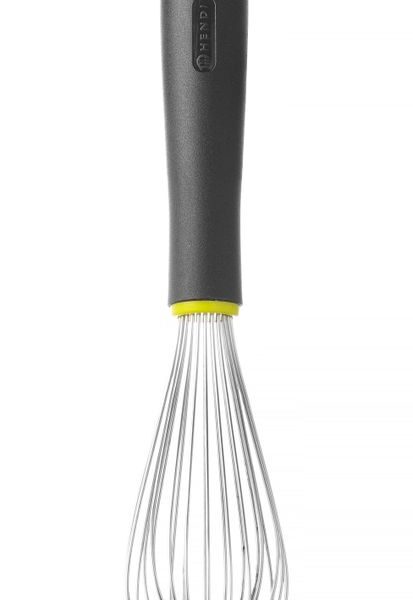 Piano whisk with 12 piano wires