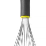 Piano whisk with 12 piano wires