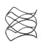 Non-slip display stands round