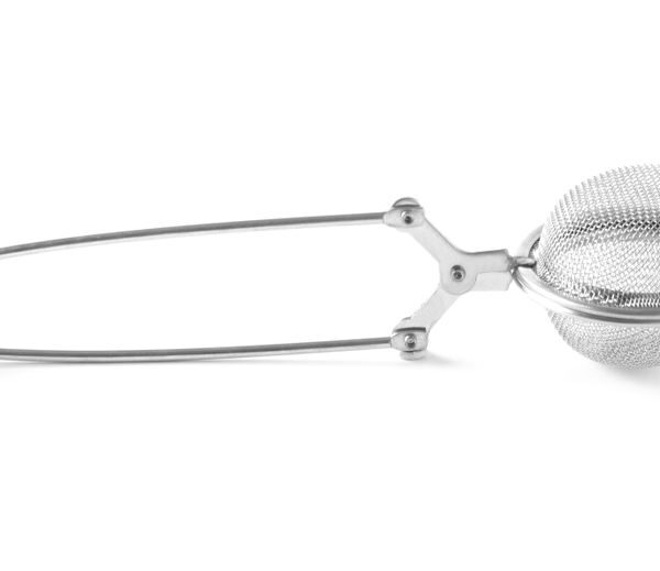 Tea strainer - with hinged handle