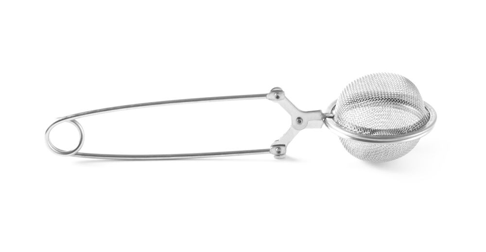Tea strainer - with hinged handle