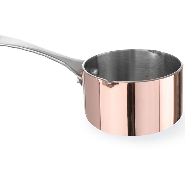 Small sauce pan with spout