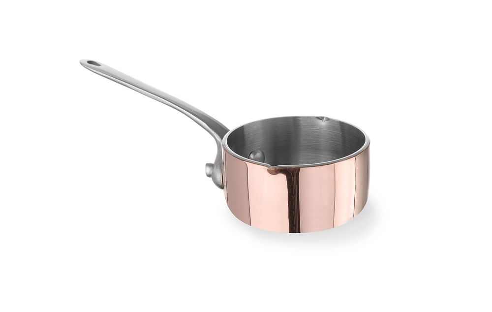 Small sauce pan with spout
