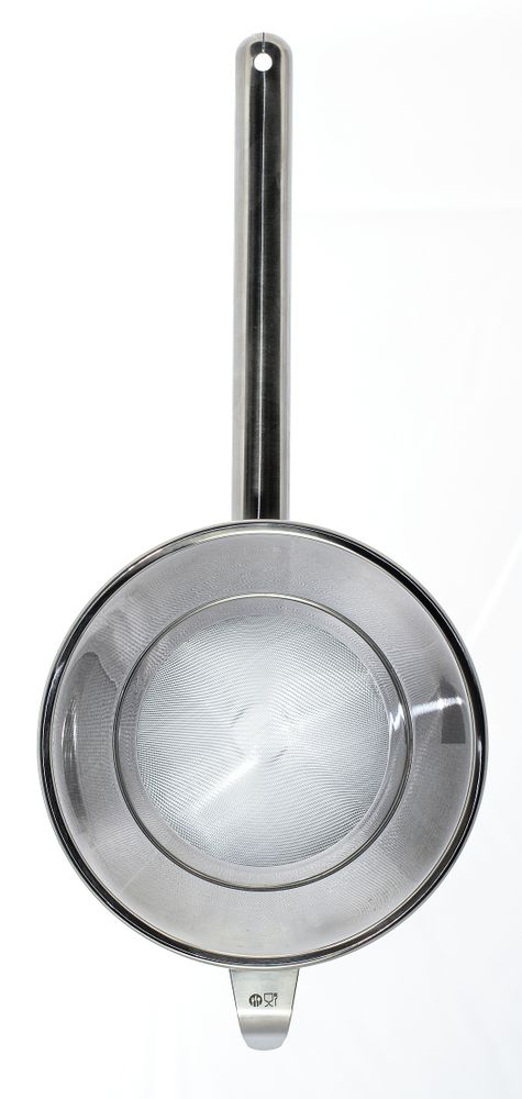 Conical strainer with wire mesh