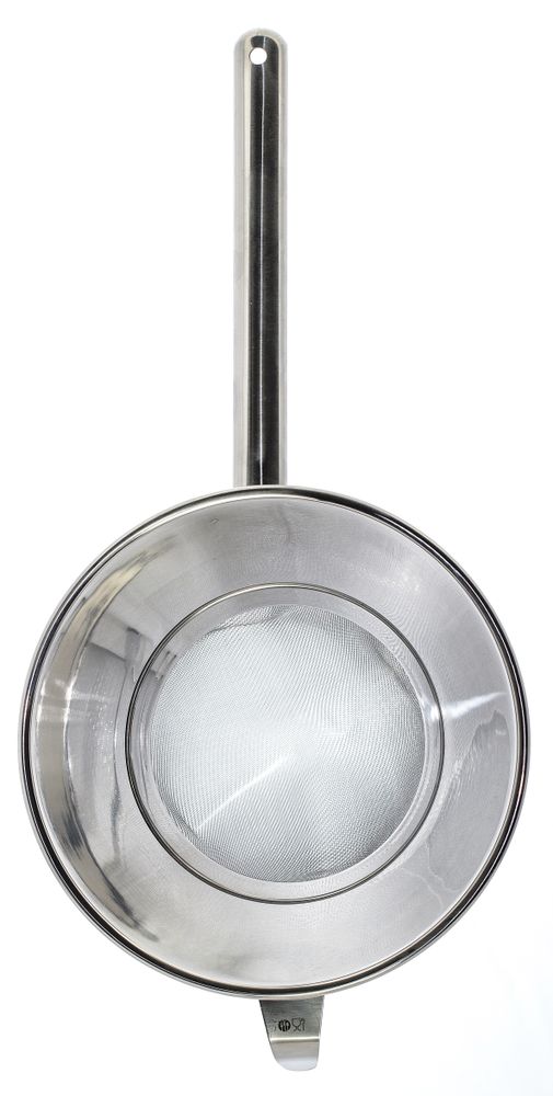 Conical strainer with wire mesh