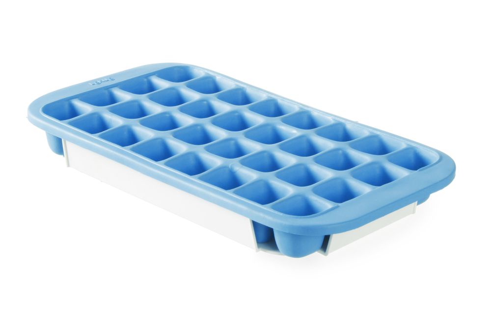Ice cube mould with lid and bottom tray