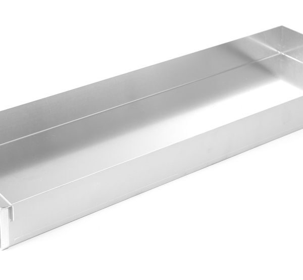 Baking tray with removable side panel
