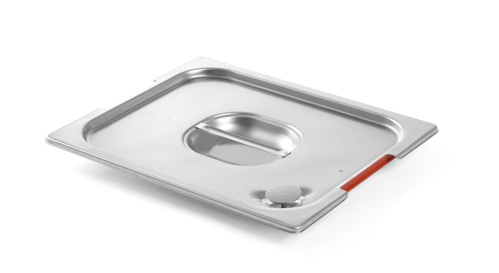 Lid with handle recess