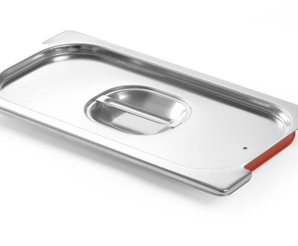 Lid with handle recess