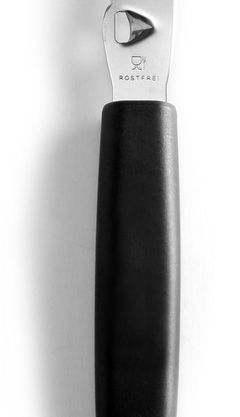 Citrus peeler