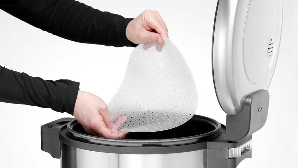 Non-stick mat for rice cookers