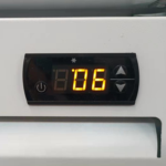 De TEFCOLD ARV165 is een smalle drankenkoeler, ideaal voor het presenteren van - ARV165 - Afbeelding 2